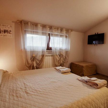 La Vineria Hotel Norcia Bagian luar foto