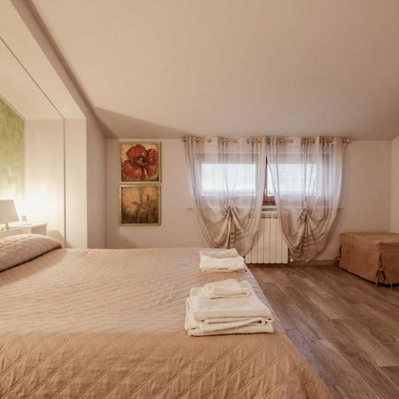 La Vineria Hotel Norcia Bagian luar foto